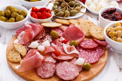 Borrelplateau hapjes voor bij de borrel